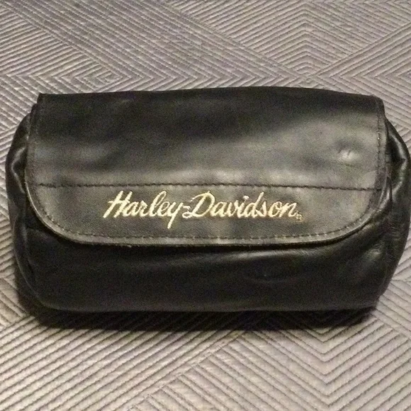 Harley-Davidson vintage cylindrical black leather bag. - Picture 1 of 4